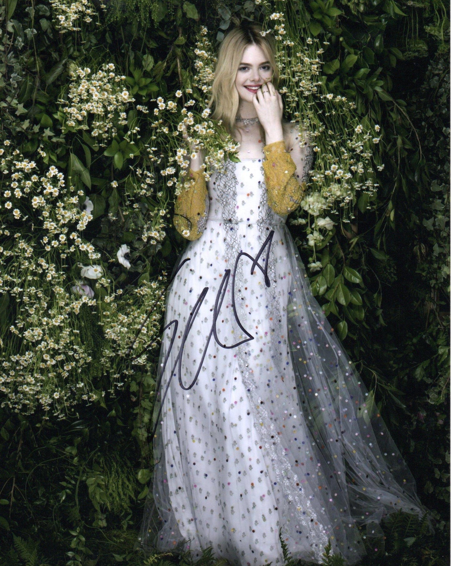 ELLE FANNING  SIGNED SEXY 10X8 PHOTO (3)
