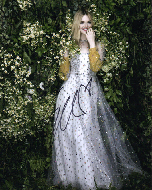 ELLE FANNING  SIGNED SEXY 10X8 PHOTO (3)