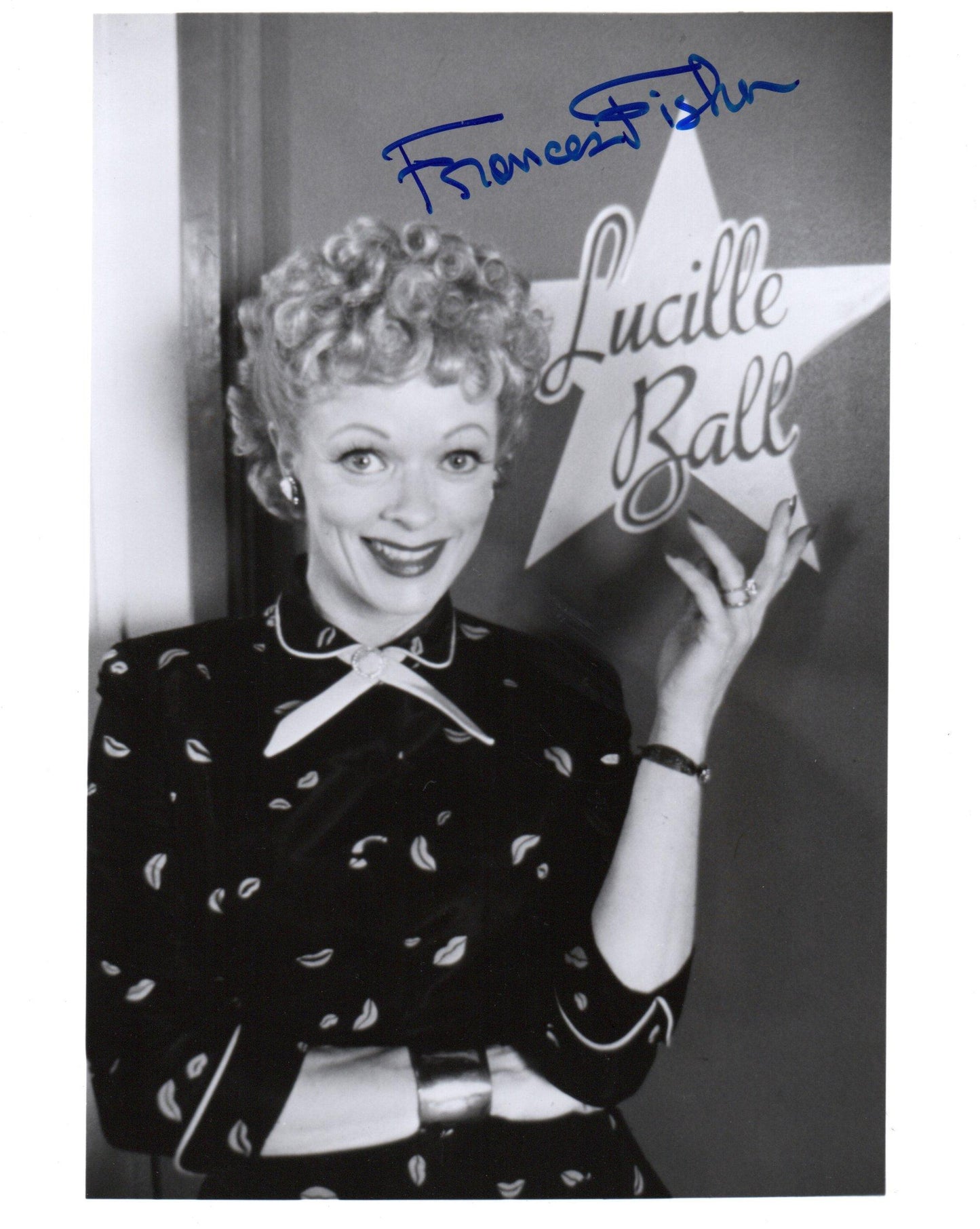 FRANCES FISHER SIGNED LUCY AND DESI 10X8 PHOTO (1)