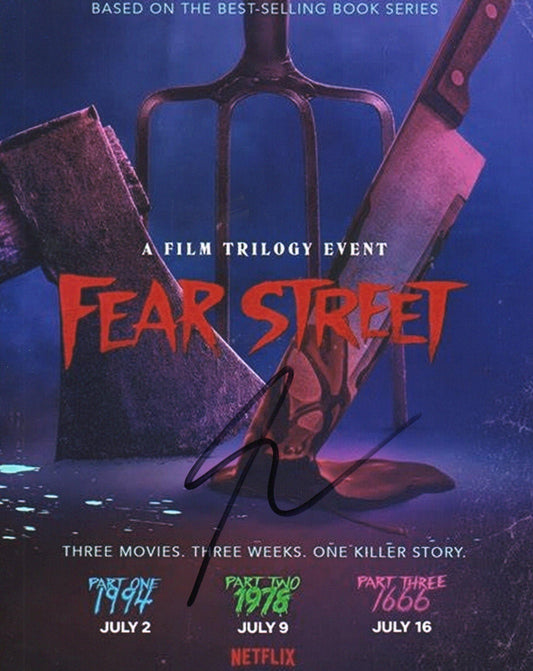 FRED HECHINGER SIGNED FEAR STREET 10X8 PHOTO (2)