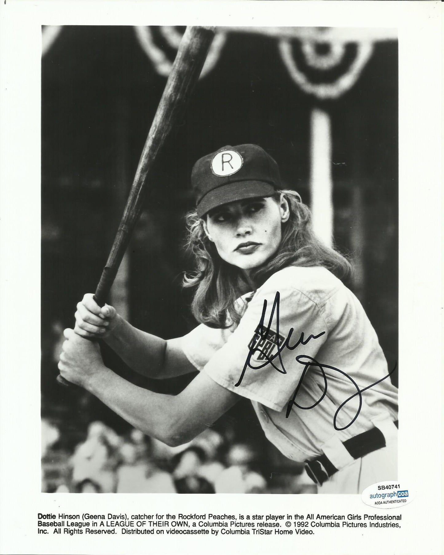 GEENA DAVIS SIGNED A LEAGUE OF THEIR OWN 10X8 PHOTO (1) also ACOA certified
