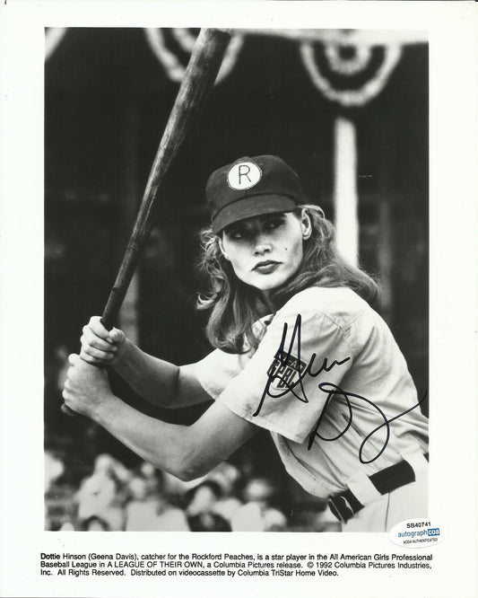 GEENA DAVIS SIGNED A LEAGUE OF THEIR OWN 10X8 PHOTO (1) also ACOA certified