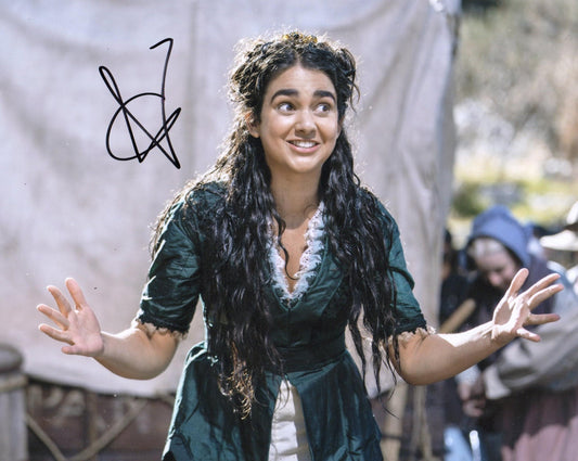 GERALDINE VISWANATHAN SIGNED MIRACLE WORKERS 10X8 PHOTO (2)