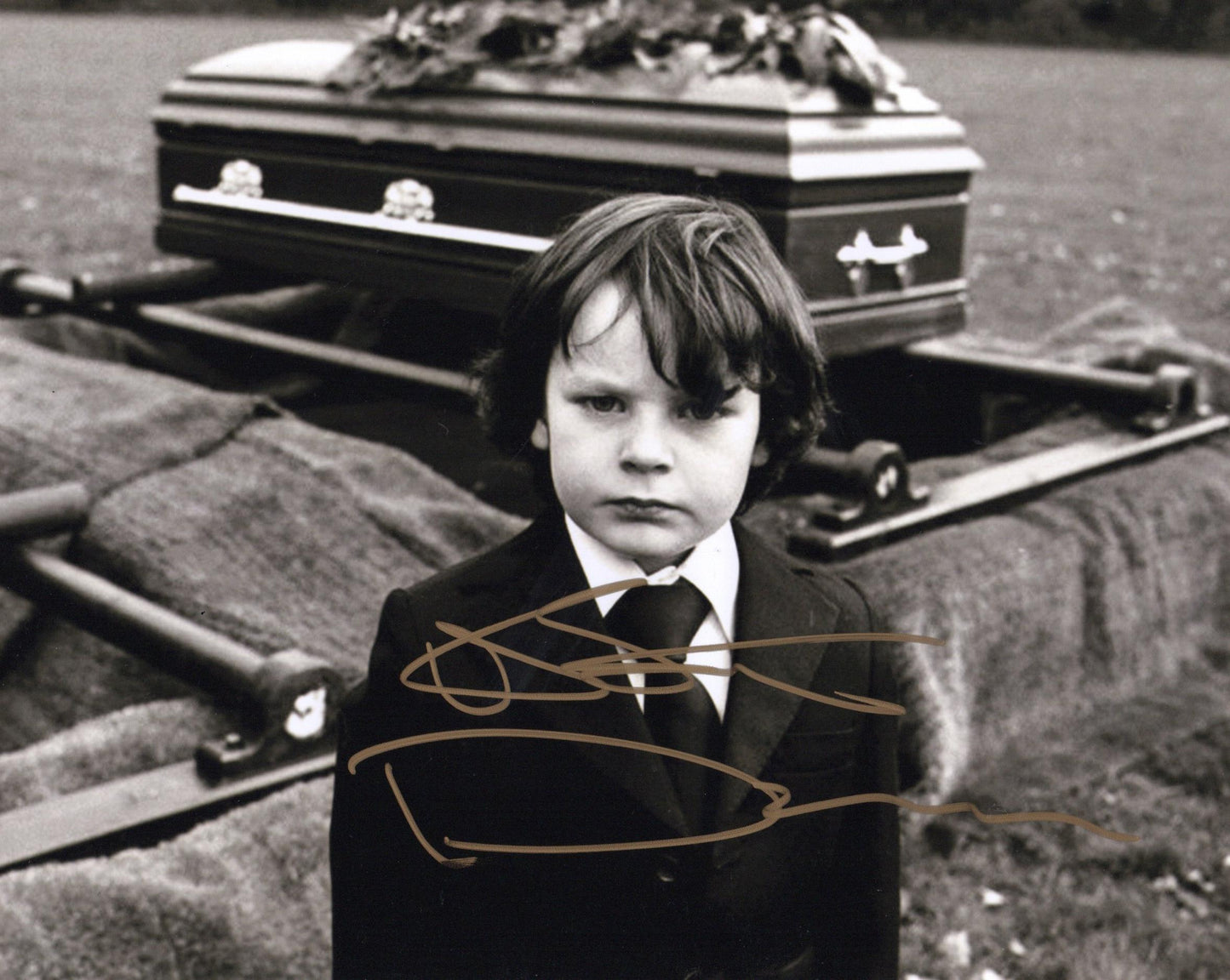 HARVEY STEPHENS SIGNED THE OMEN 8X10 PHOTO (6) ALSO ACOA WITNESSED