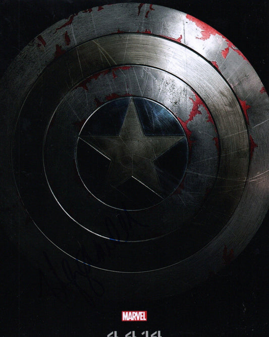 HAYLEY ATWELL SIGNED MARVEL 10X8 PHOTO (1)