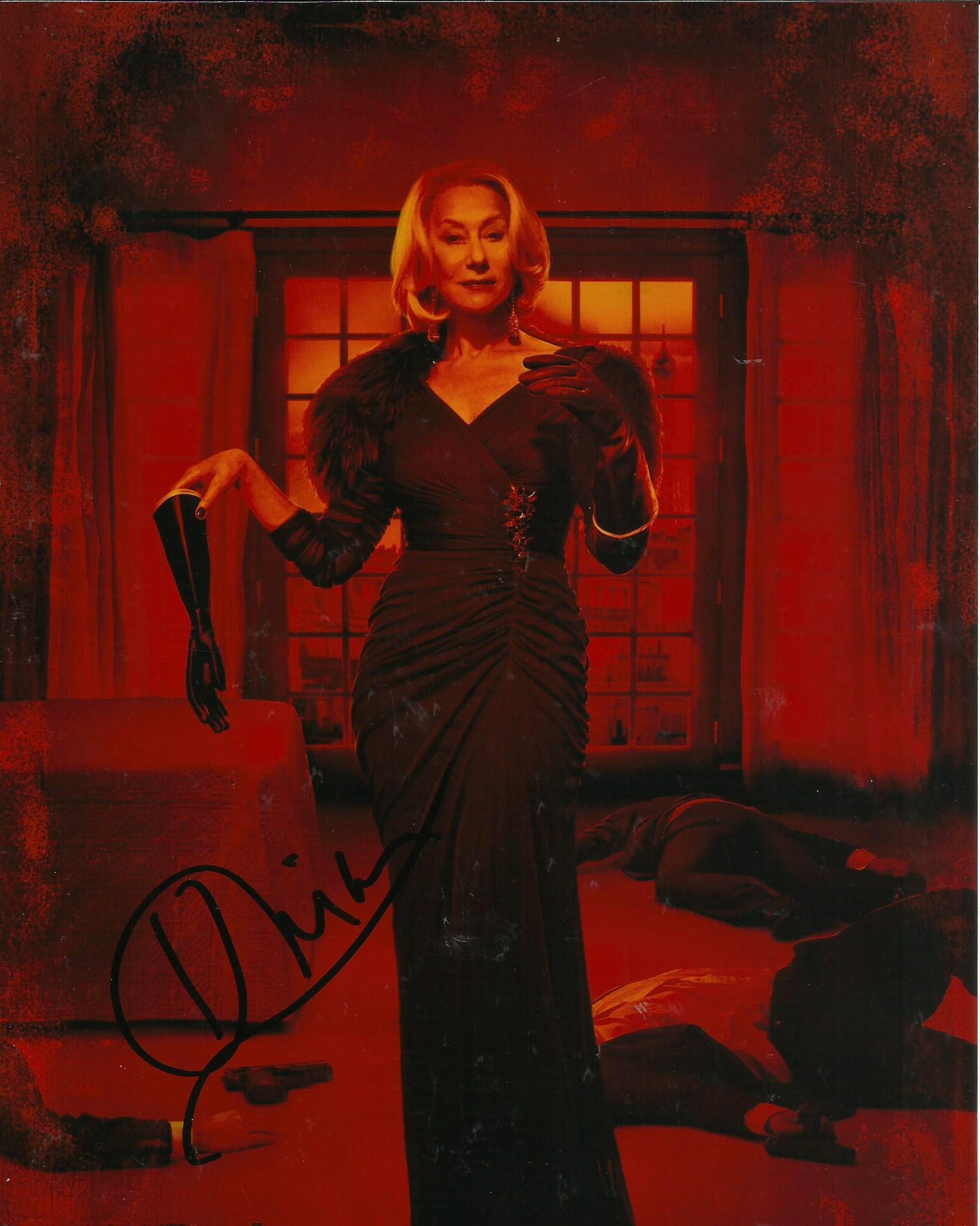 HELEN MIRREN SIGNED RED 10X8 PHOTO