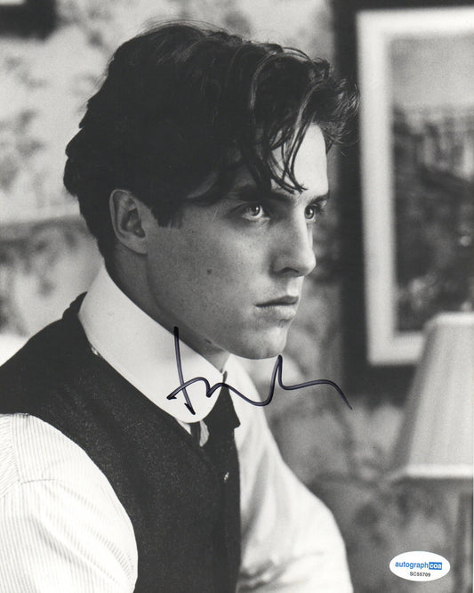 HUGH GRANT SIGNED MAURICE 8X10 PHOTO (1) ALSO ACOA CERTIFIED