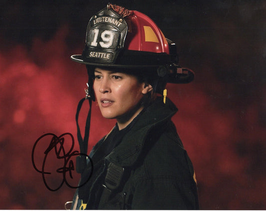 JAINA LEE ORTIZ SIGNED STATION 19 10X8 PHOTO (1)