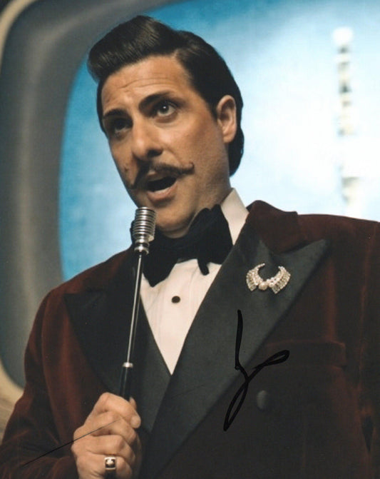 JASON SCHWARTZMAN SIGNED HUNGER GAMES 10X8 PHOTO (1)