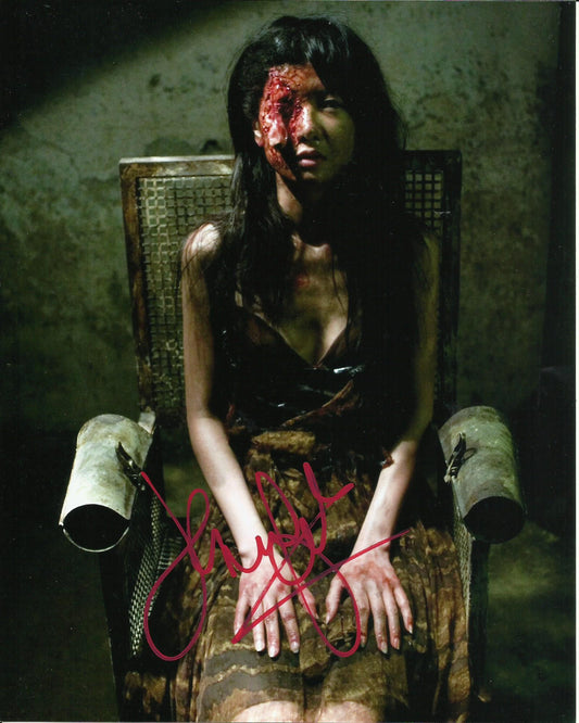 JENNIFER LIM SIGNED HOSTEL 10X8 PHOTO (2)