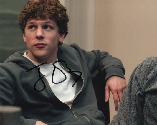 JESSE EISENBERG SIGNED THE SOCIAL NETWORK 8X10 PHOTO (1)