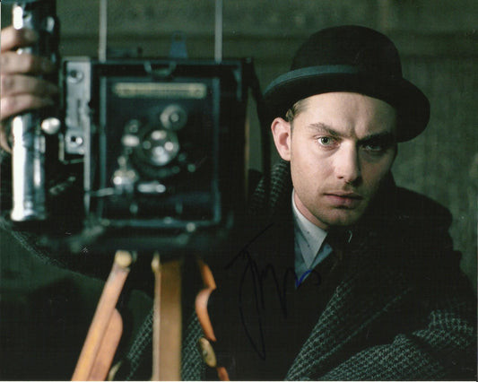 JUDE LAW SIGNED THE ROAD TO PERDITION 8X10 PHOTO