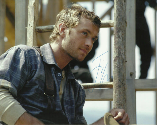 JUDE LAW SIGNED COLD MOUNTAIN 8X10 PHOTO (2)