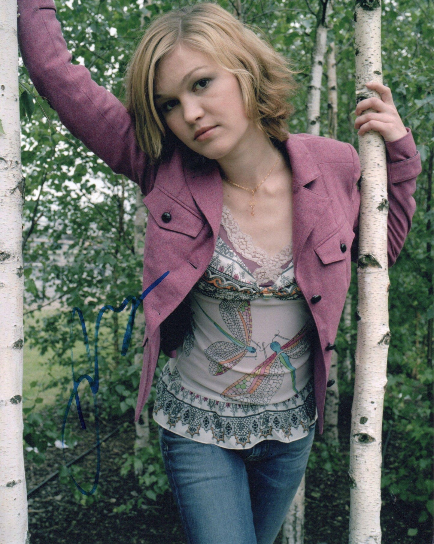 JULIA STILES SIGNED SEXY 10X8 PHOTO (1)
