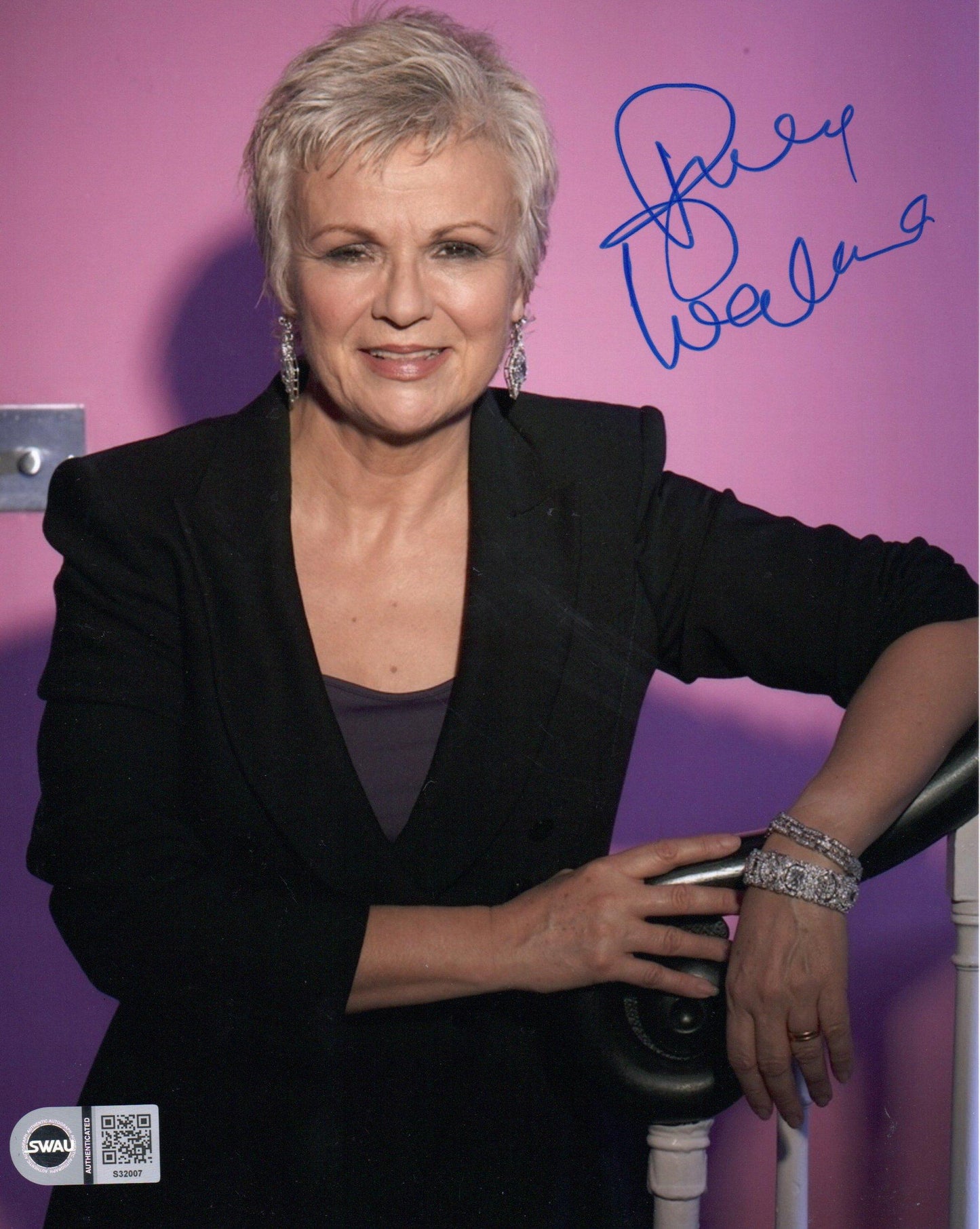 JULIE WALTERS SIGNED 10X8 PHOTO ALSO SWAU