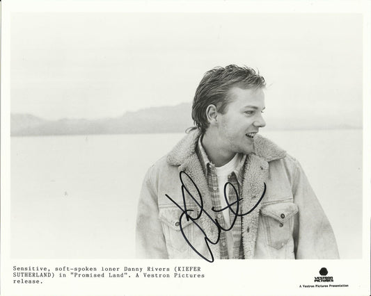 KIEFER SUTHERLAND SIGNED PROMISED LAND 8X10 PHOTO (1)