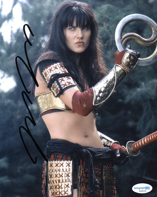 LUCY LAWLESS SIGNED XENA 10X8 PHOTO (8) ALSO ACOA