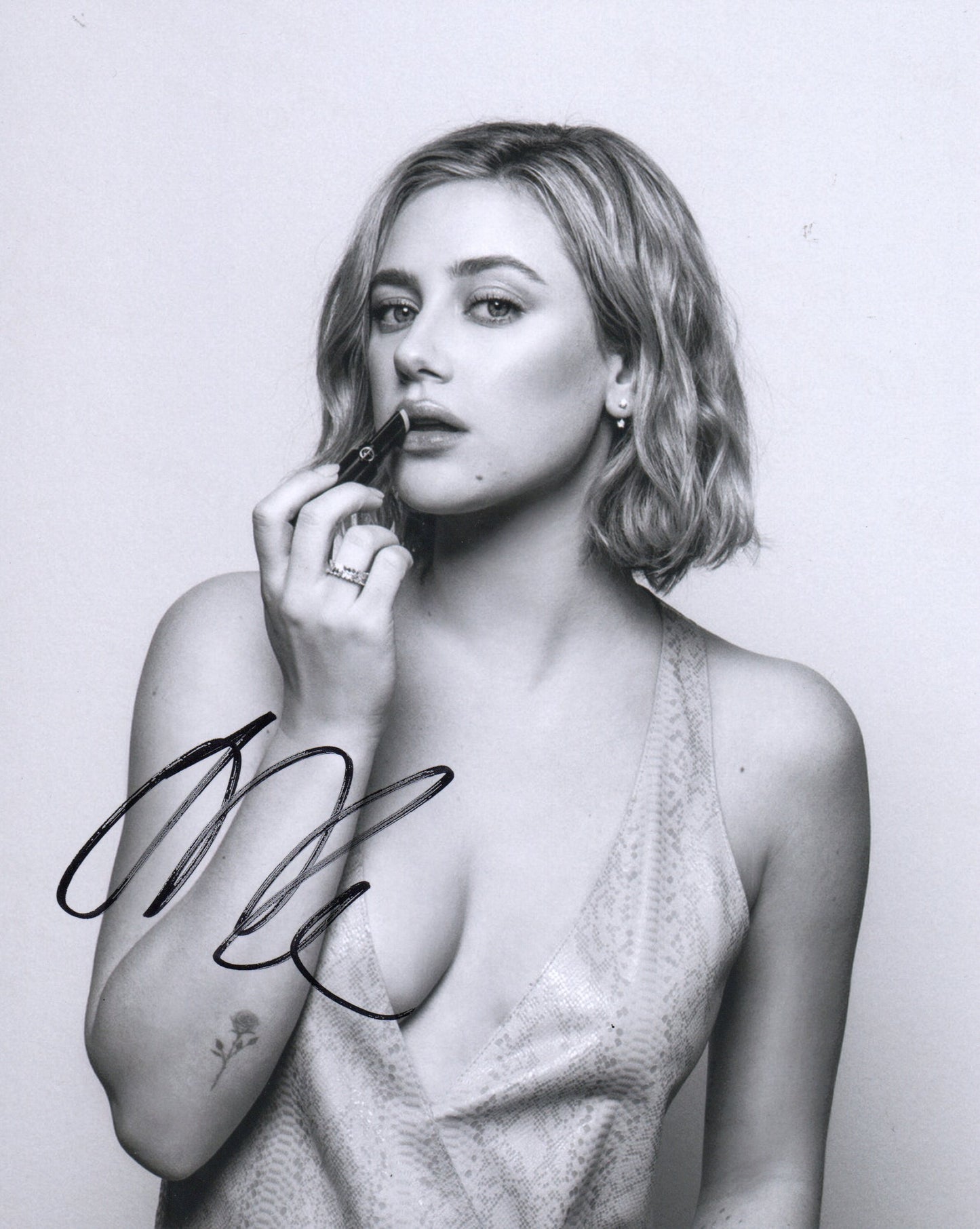 LILI REINHART SIGNED SEXY PHOTO (1)
