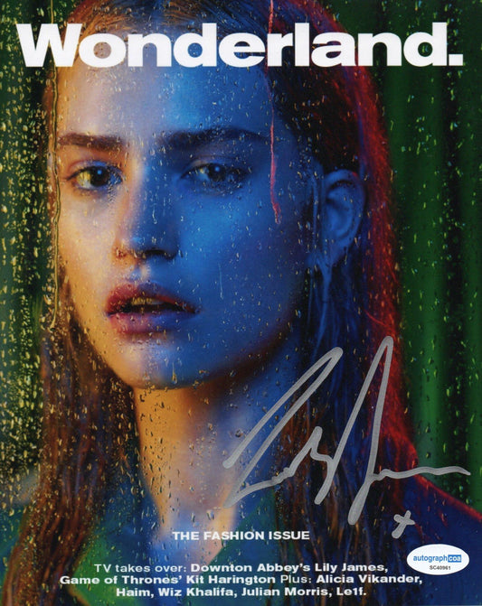 LILY JAMES SIGNED WONDERLAND 10X8 PHOTO (1) ALSO ACOA CERTIFIED