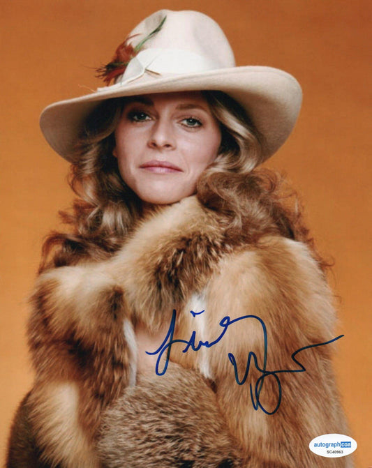 LINDSAY WAGNER SIGNED THE BIONIC WOMAN 10X8 PHOTO (1) ALSO ACOA CERTIFIED