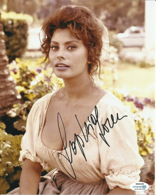 SOPHIA LOREN SIGNED SEXY 10X8 PHOTO (9) ALSO ACOA CERTIFIED