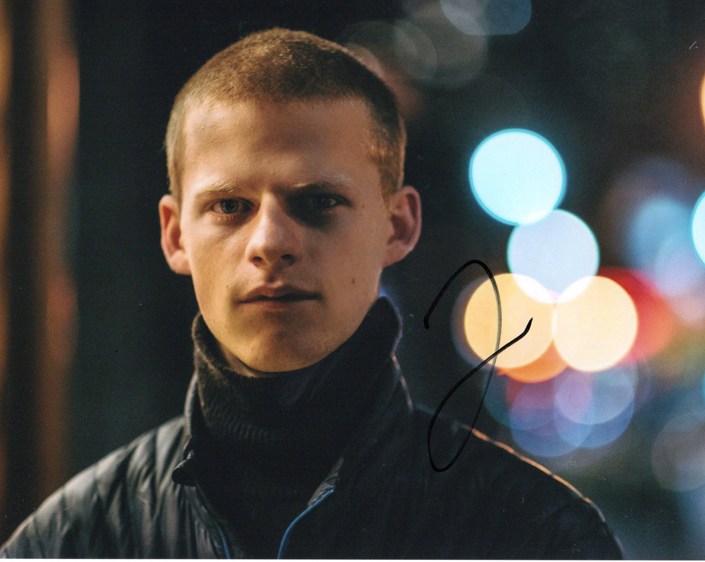 LUCAS HEDGES SIGNED 8X10 PHOTO (3)