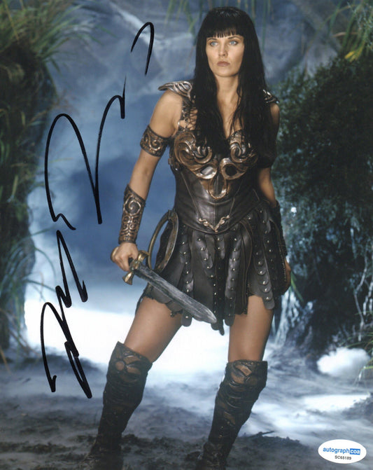 LUCY LAWLESS SIGNED XENA 10X8 PHOTO (6) ALSO ACOA