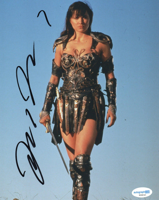 LUCY LAWLESS SIGNED XENA 10X8 PHOTO (3) ALSO ACOA