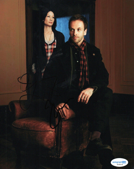 LUCY LIU AND JONNY LEE MILLER SIGNED ELEMENTARY 10X8 PHOTO (1) ALSO ACOA