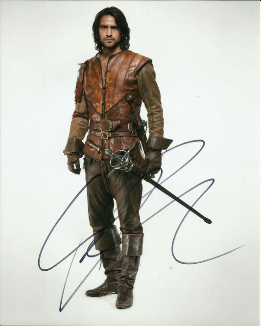 LUKE PASQUALINO SIGNED THE MUSKETEERS 8X10 PHOTO (16)