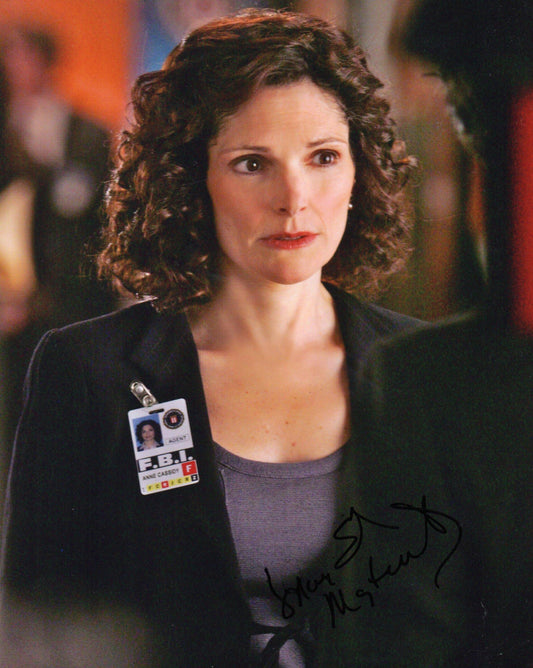 MARY ELIZABETH MASTRANTONIO SIGNED WITHOUT A TRACE 10X8 PHOTO (1)