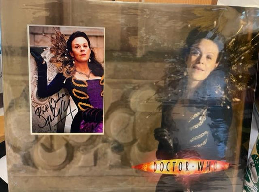 HELEN McCRORY SIGNED 14X11 DOCTOR WHO PHOTO MOUNT (2)
