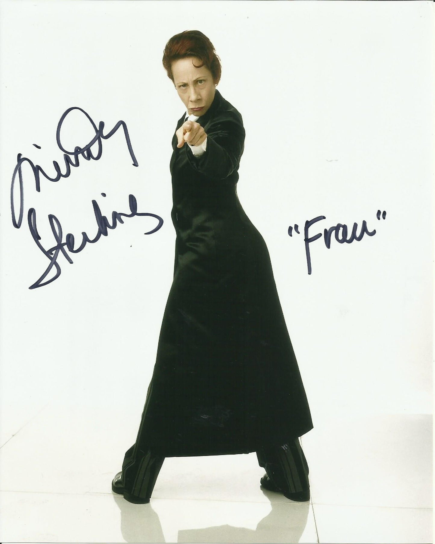 MINDY STERLING SIGNED AUSTIN POWERS 10X8 PHOTO (1)