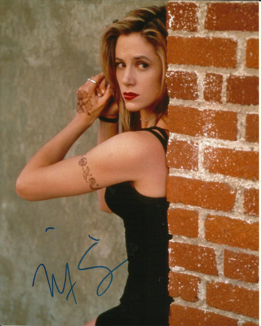 MIRA SORVINO SIGNED SEXY 10X8 PHOTO (1)