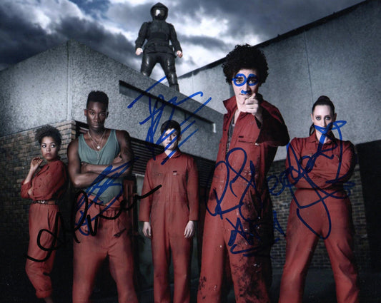 MISFITS FULLY SIGNED 8X10 PHOTO (1) RHEON, THMAS, SHEEHAN, STEWART-JARRETT, SOCHA