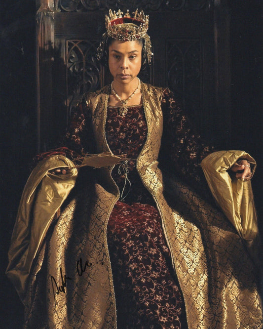 SOPHIE OKONEDO SIGNED THE HOLLOW CROWN 8X10 PHOTO (1)
