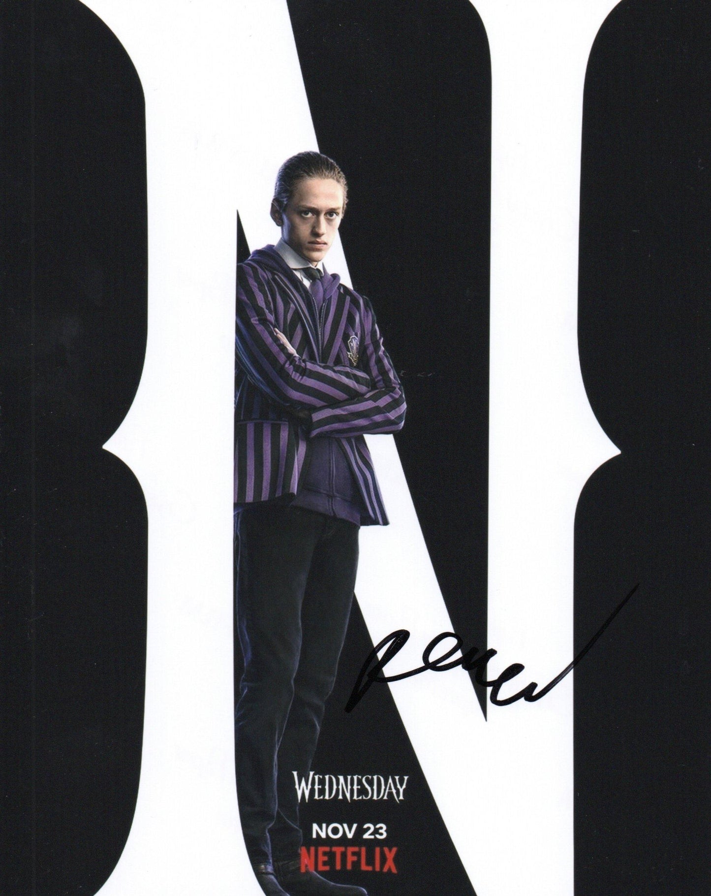 PERRY HYNES WHITE SIGNED WEDNESDAY 8X10 PHOTO (4)