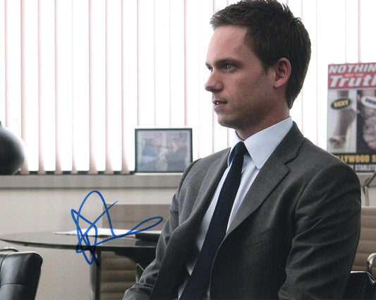 PATRICK J ADAMS SIGNED SUITS 8X10 PHOTO (4)