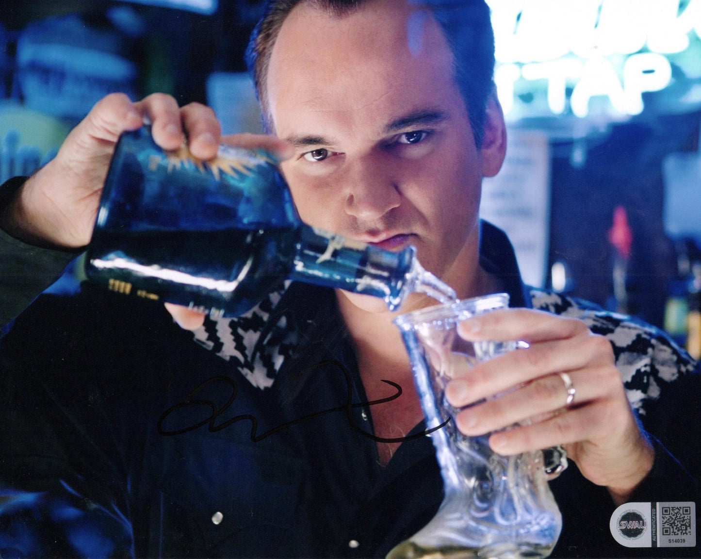 QUENTIN TARANTINO SIGNED 8X10 PHOTO (3) ALSO SWAU