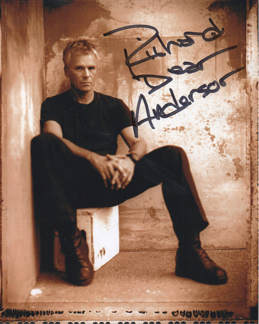 RICHARD DEAN ANDERSON SIGNED 8X10 PHOTO (1)