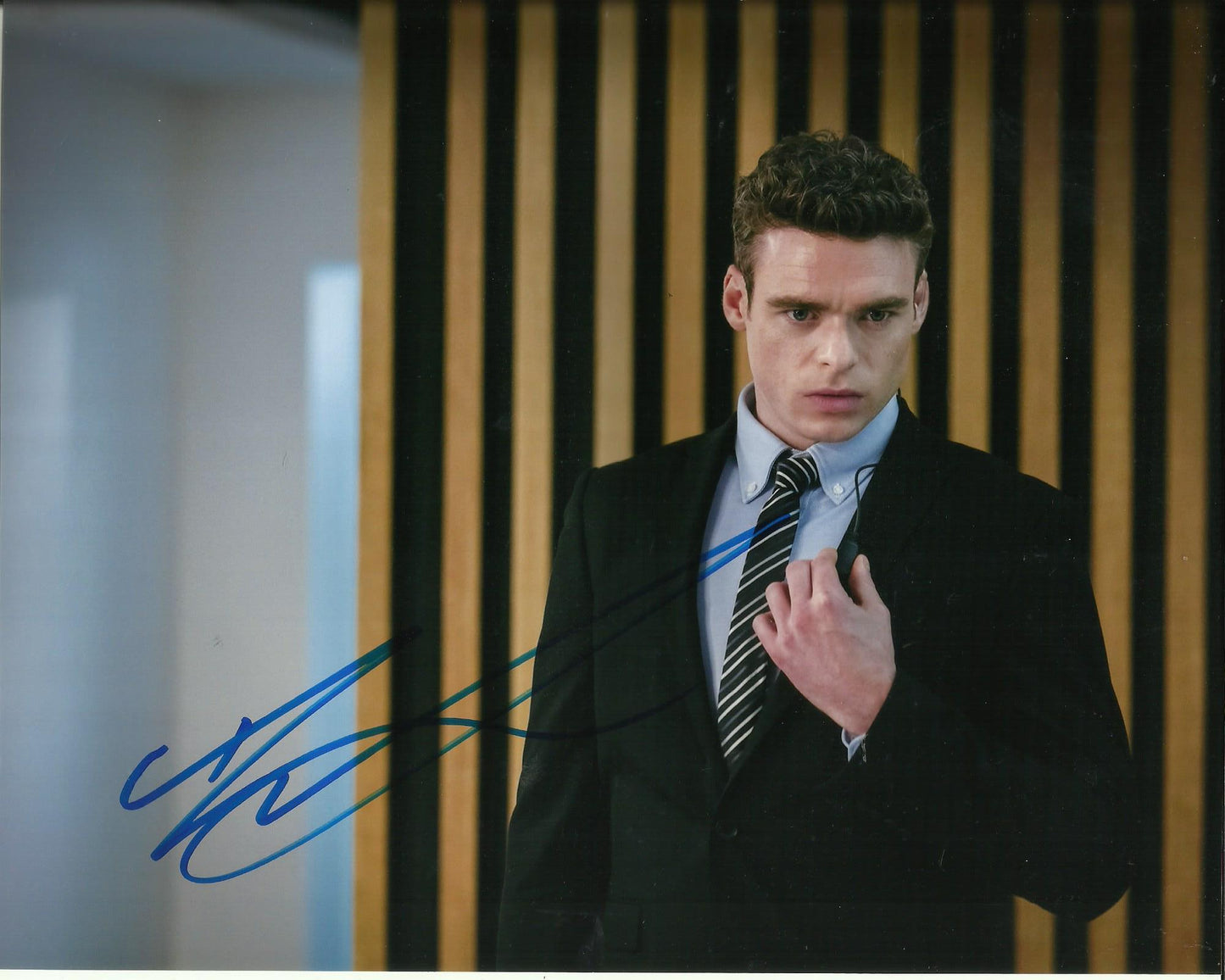 RICHARD MADDEN SIGNED 8X10 PHOTO (2)