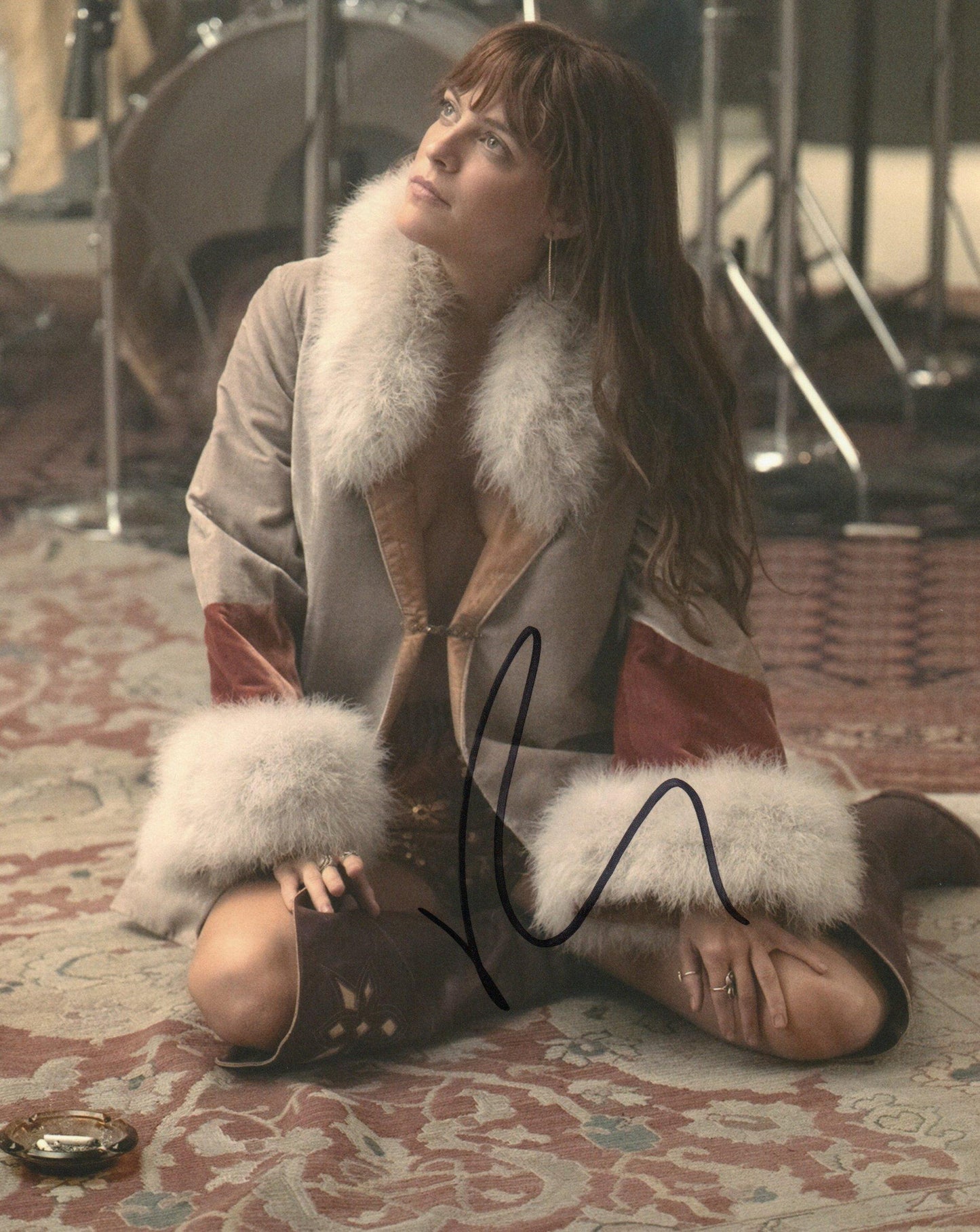 RILEY KEOUGH SIGNED SEXY DAISY JONES AND THE SIX 10X8 PHOTO (2)
