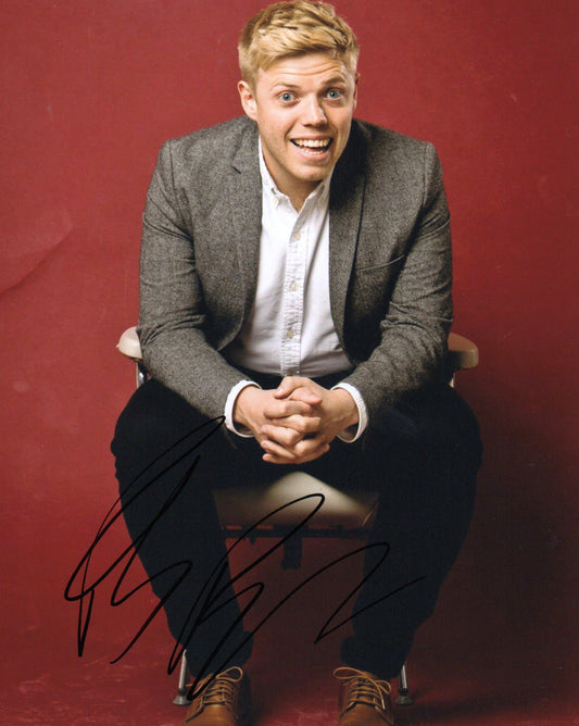 ROB BECKETT SIGNED 8X10 PHOTO (2)