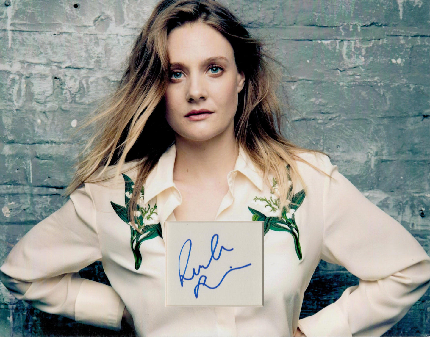 ROMOLA GARAI SIGNED 14X11 SEXY PHOTO MOUNT (1)