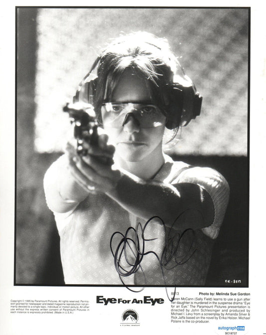 SALLY FIELD SIGNED  EYE FOR AN EYE 10X8 PHOTO  ALSO ACOA