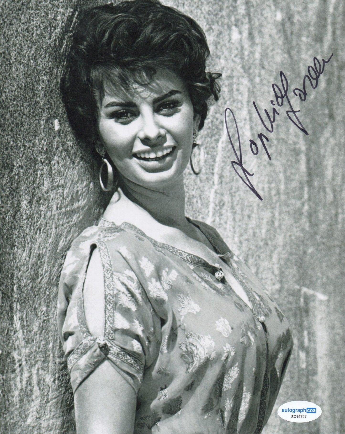 SOPHIA LOREN SIGNED SEXY 10X8 PHOTO (18) ALSO ACOA CERTIFIED