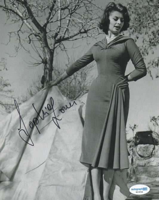 SOPHIA LOREN SIGNED SEXY 10X8 PHOTO (19) ALSO ACOA CERTIFIED