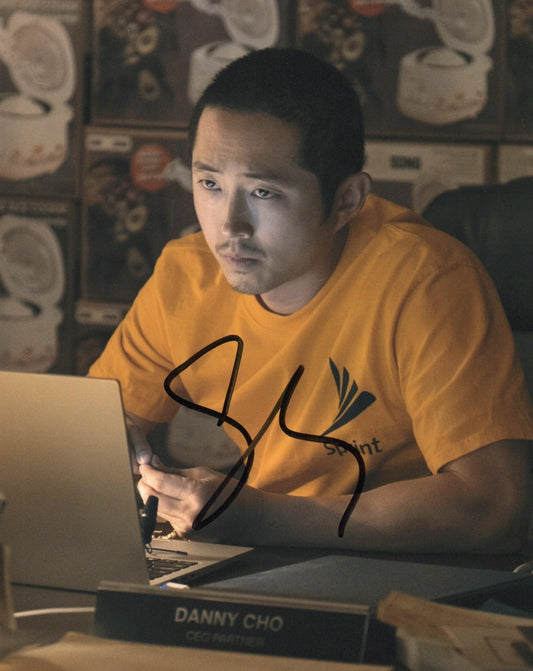 STEVEN YEUN SIGNED BEEF 8X10 PHOTO (1)