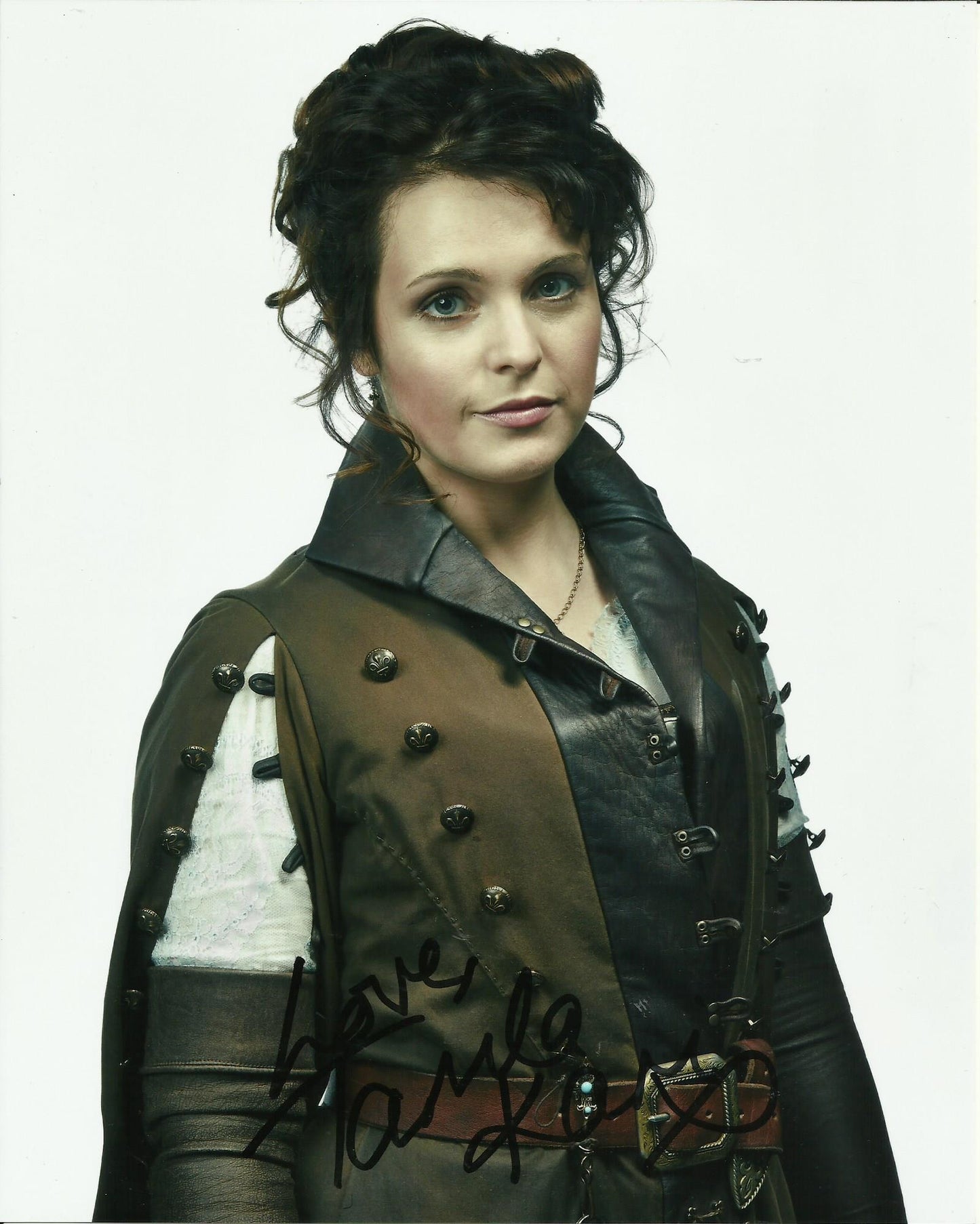 TAMLA KARI SIGNED THE MUSKETEERS 10X8 PHOTO (1)