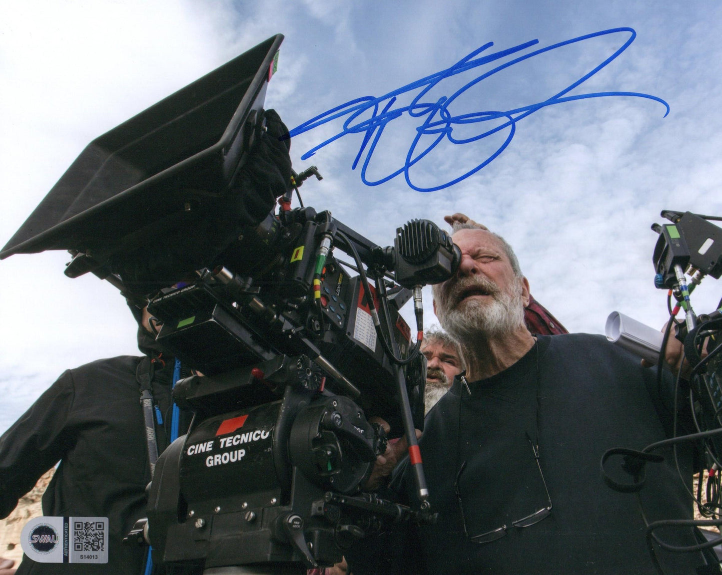 TERRY GILLIAM SIGNED 8X10 PHOTO (5) ALSO SWAU